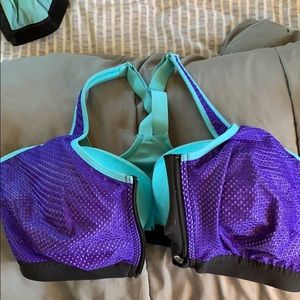 Victoria Secret Sports Bra - Maximum Support